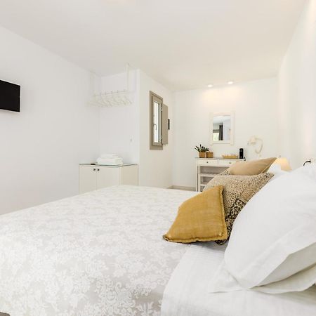 Perivoli Rooms Parikia  Ngoại thất bức ảnh