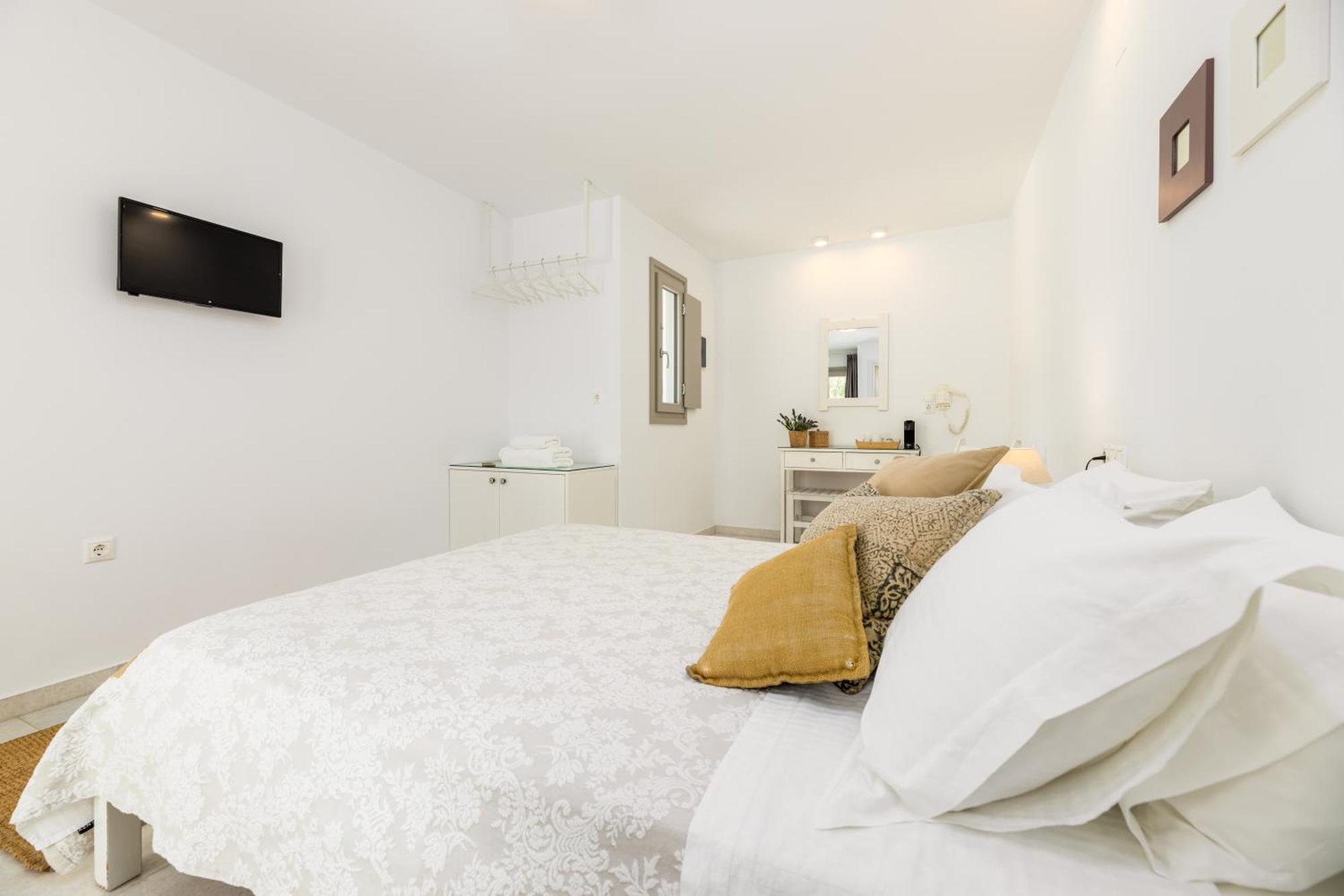 Perivoli Rooms Parikia  Ngoại thất bức ảnh