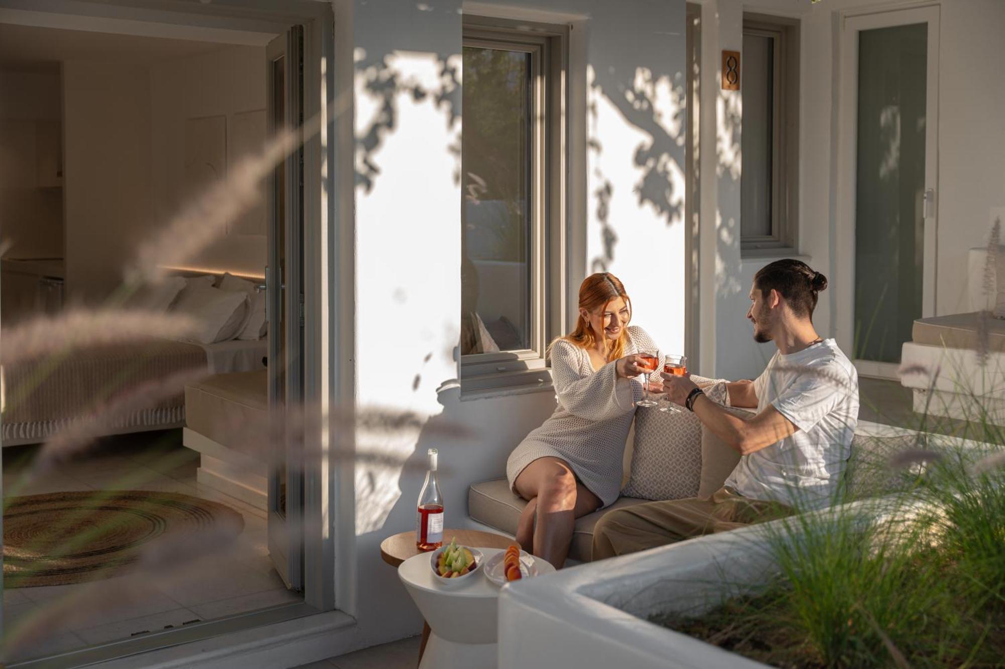 Perivoli Rooms Parikia  Ngoại thất bức ảnh